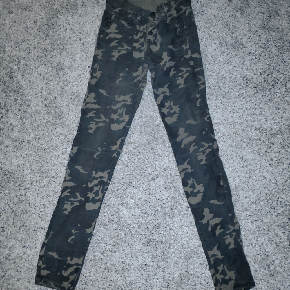 Rue21 camo jeggings